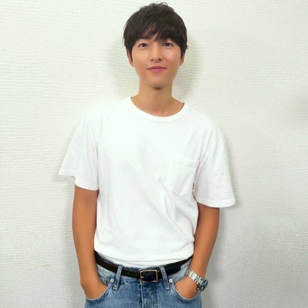 Latest photo of Song Joongki