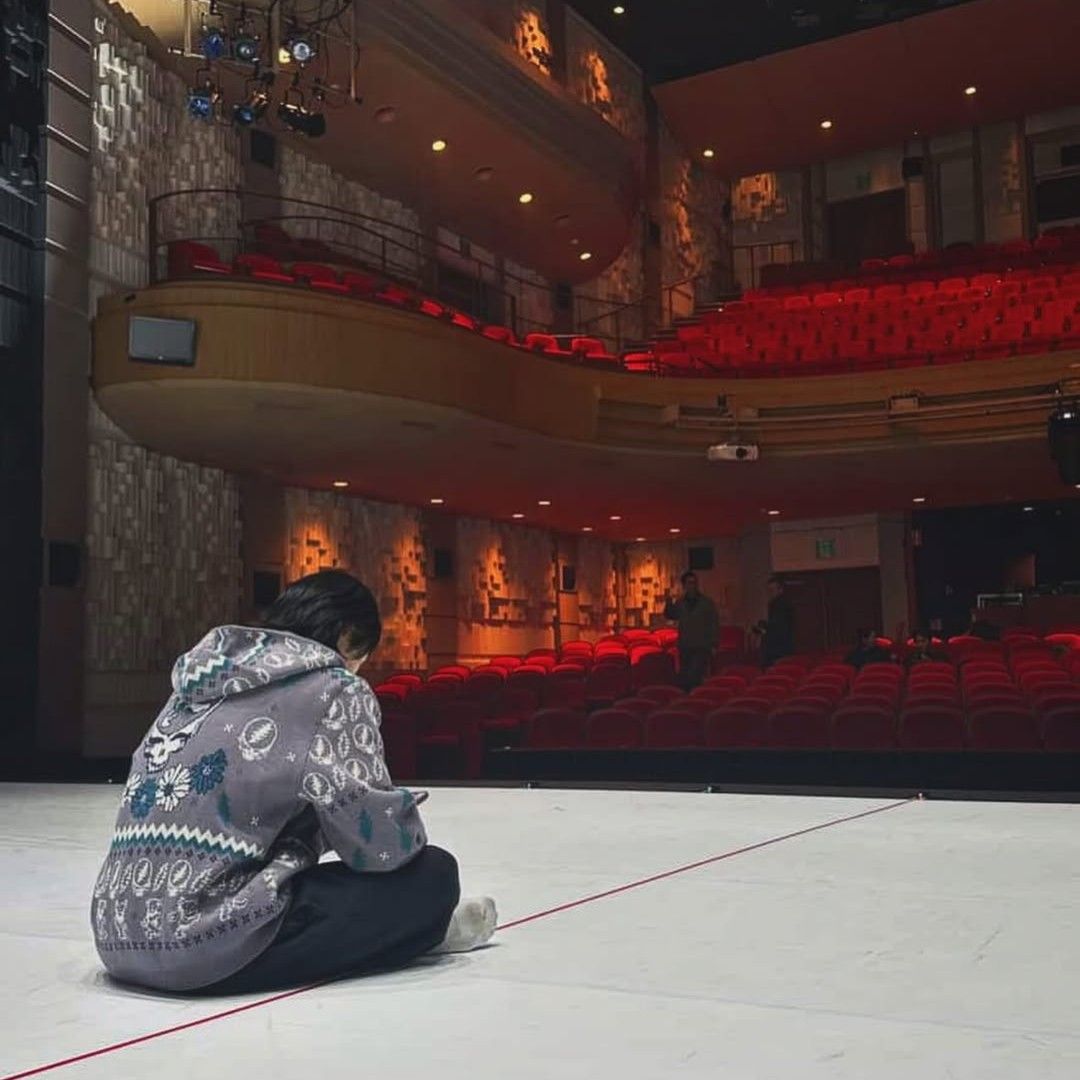 A moment captured by a fan of Ki Moogan