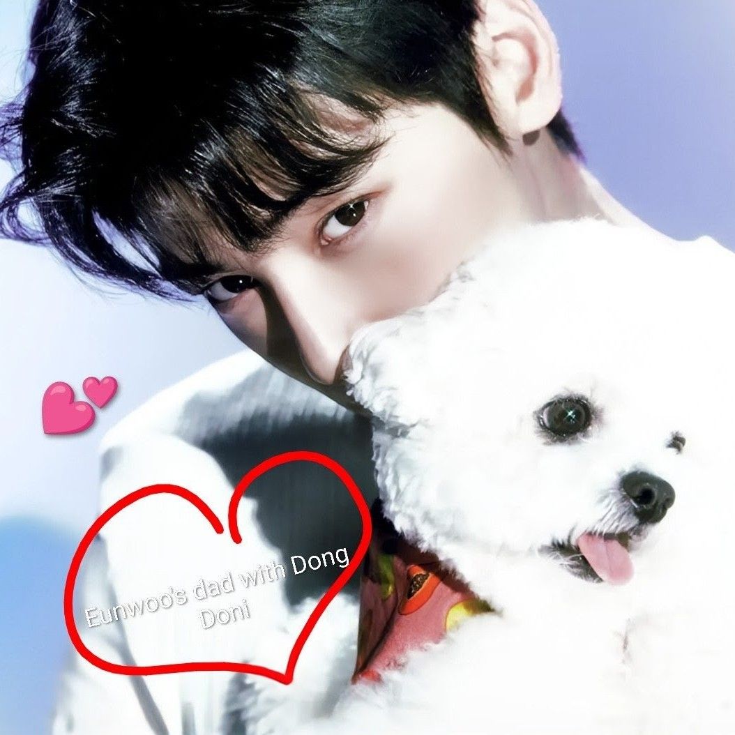 A moment captured by a fan of Cha Eunwoo