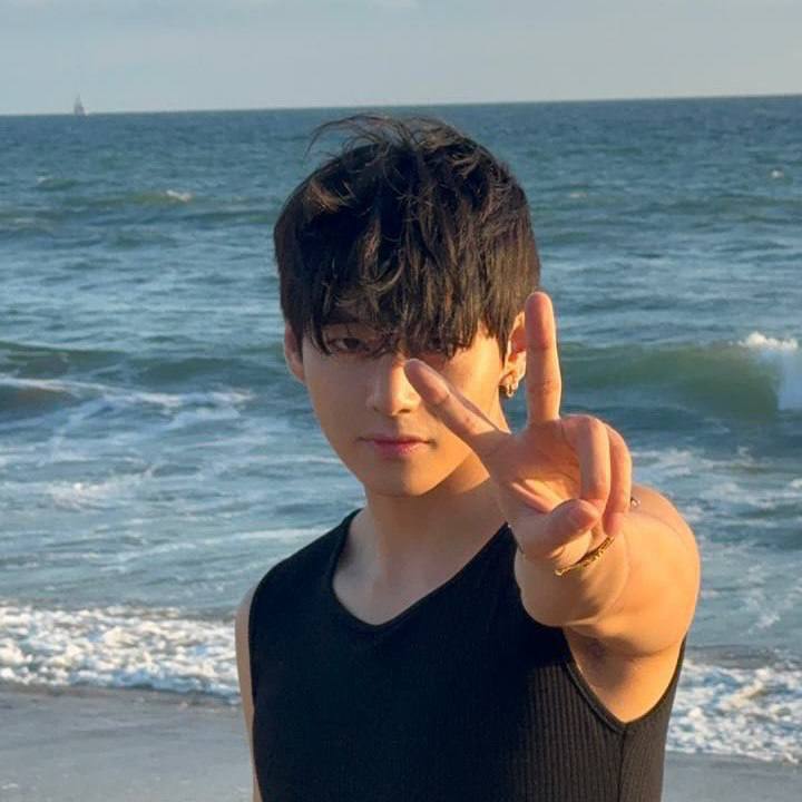 Recent activity shot of Kim Taehyung (V)