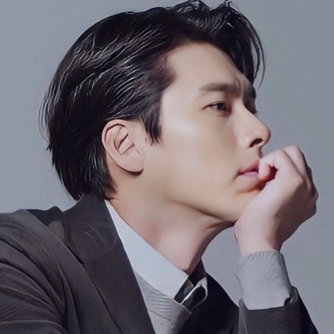 A moment captured by a fan of Hyun Bin