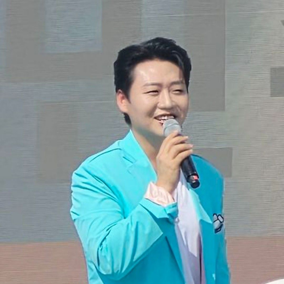 Recent activity shot of Min Soohyun