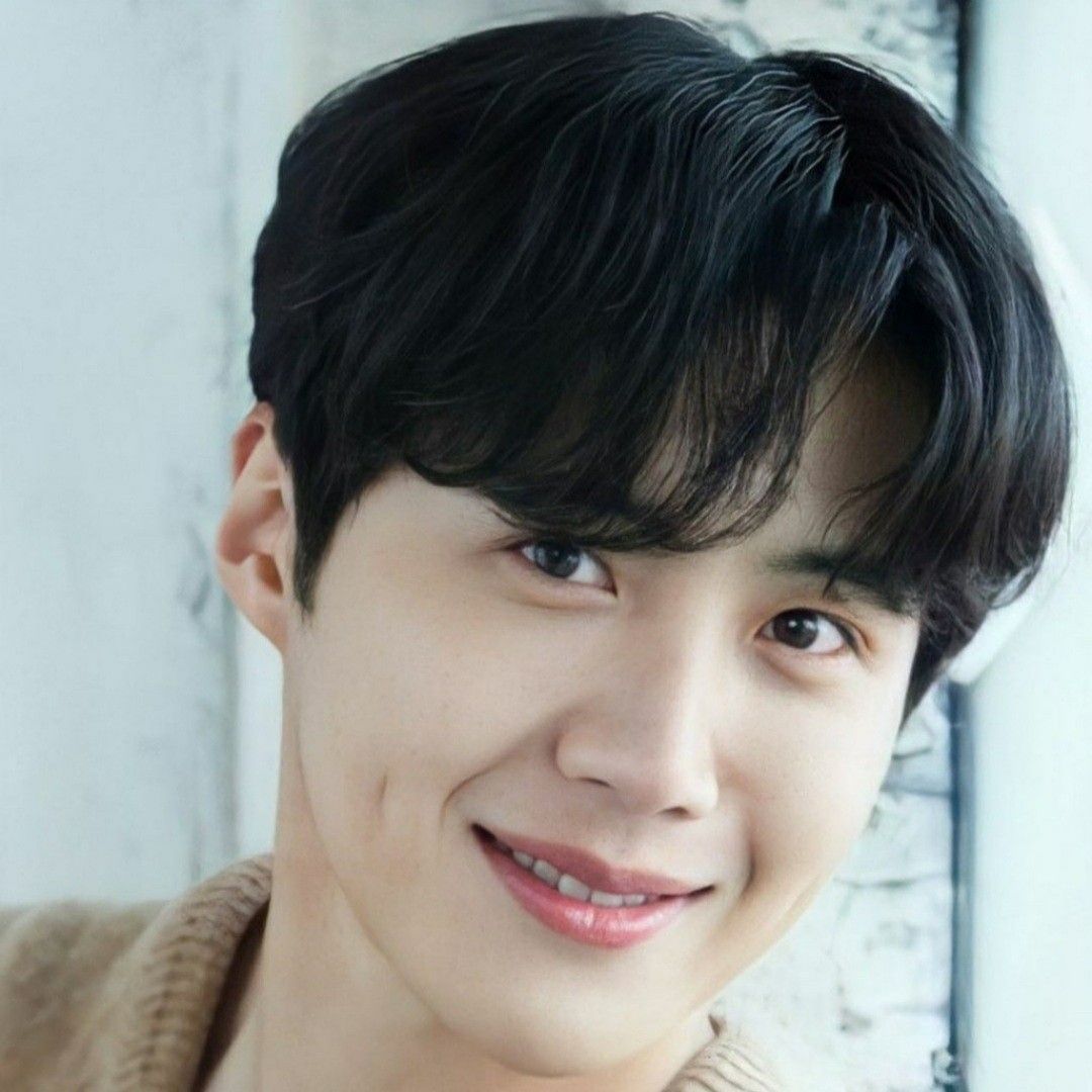 Behind-the-scenes cut of Kim Seonho
