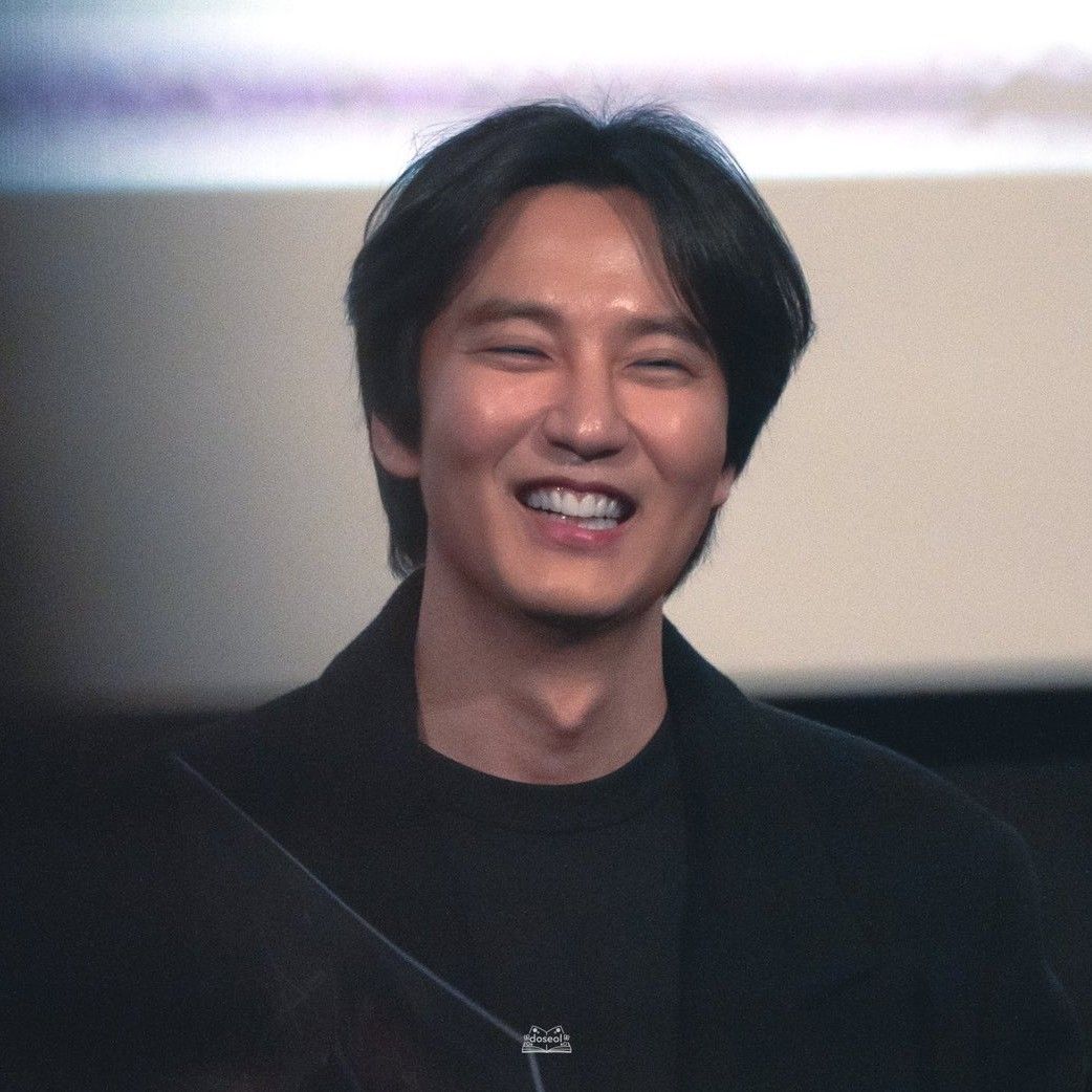 Behind-the-scenes cut of Kim Namgil