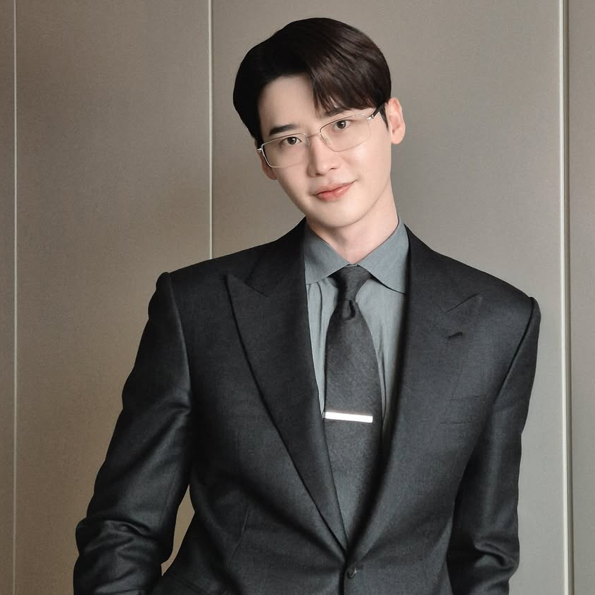 Latest photo of Lee Jongsuk