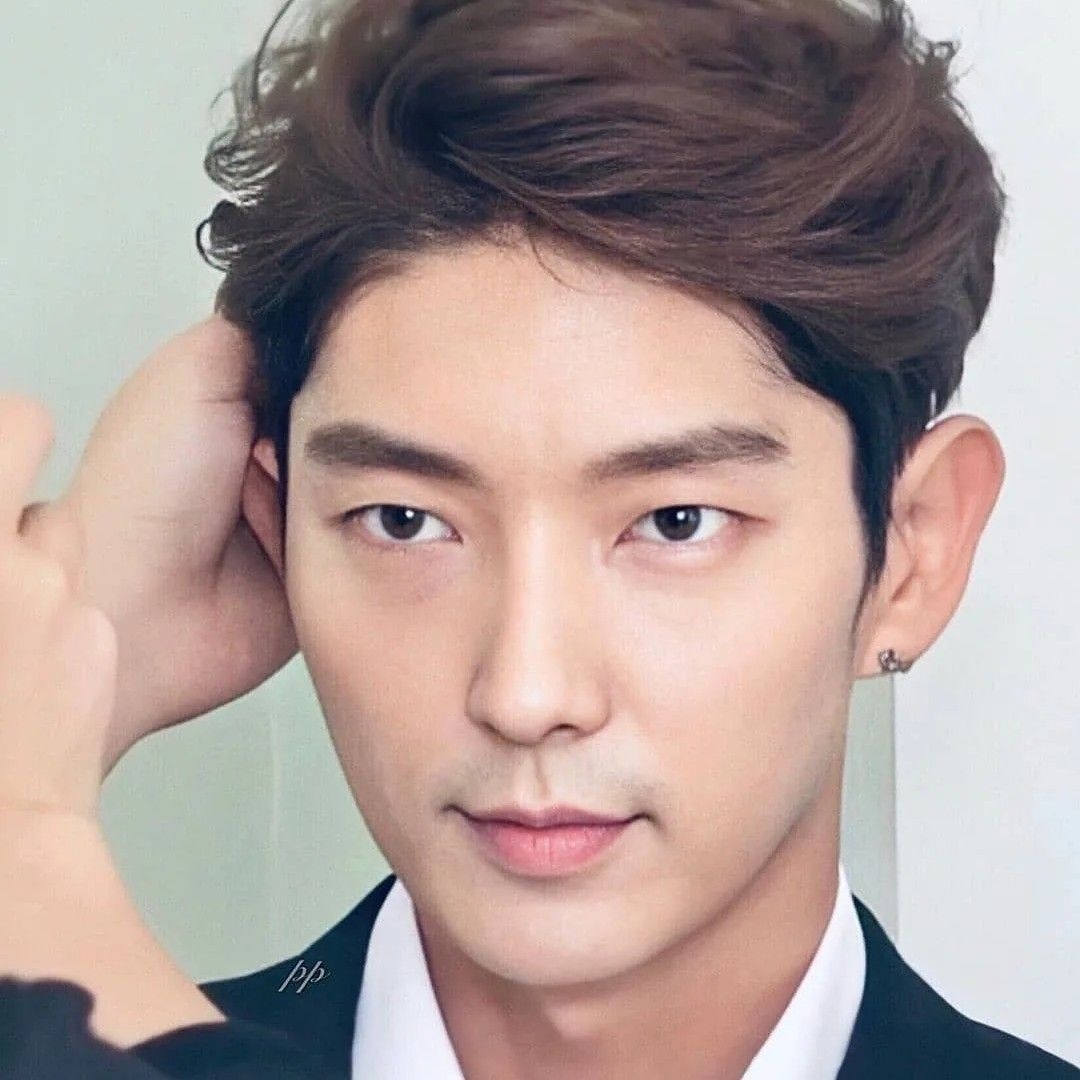 Latest photo of Lee Joongi