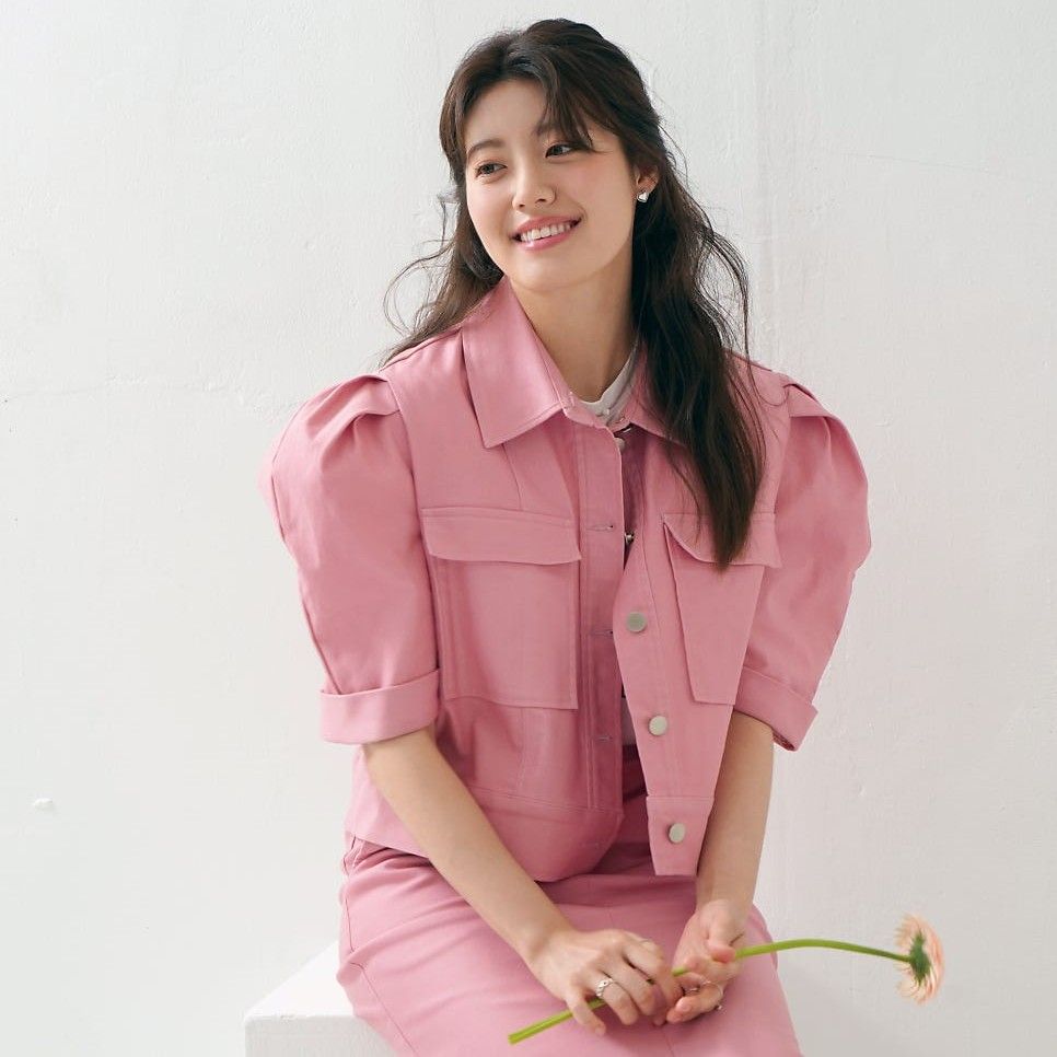 Behind-the-scenes cut of Nam Jihyeon