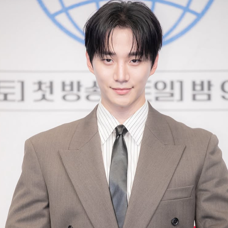 Foto kegiatan terbaru dari Lee Junho