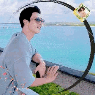 A moment captured by a fan of Woo Dohwan