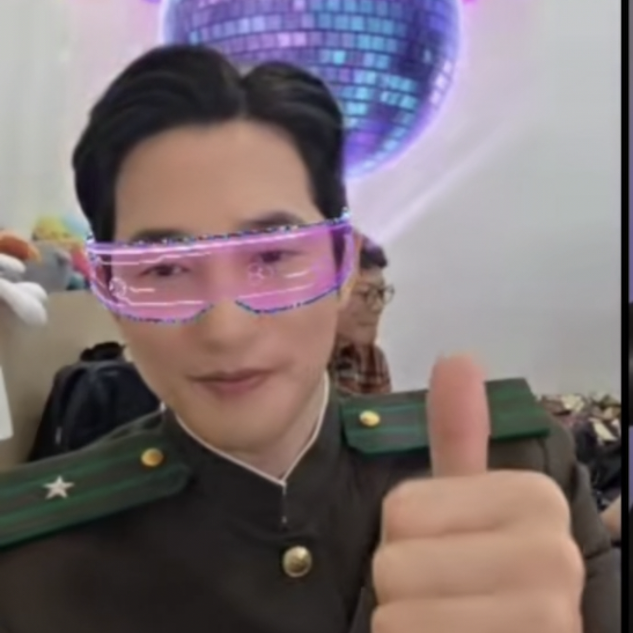 A moment captured by a fan of Park Sihoo