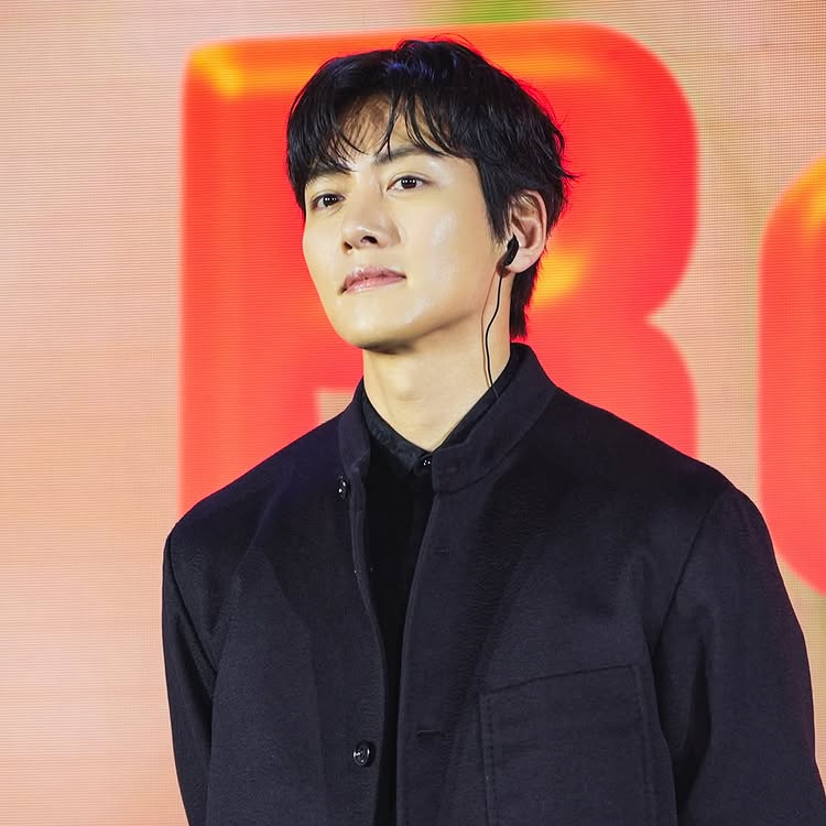 A moment captured by a fan of Ji Changwook