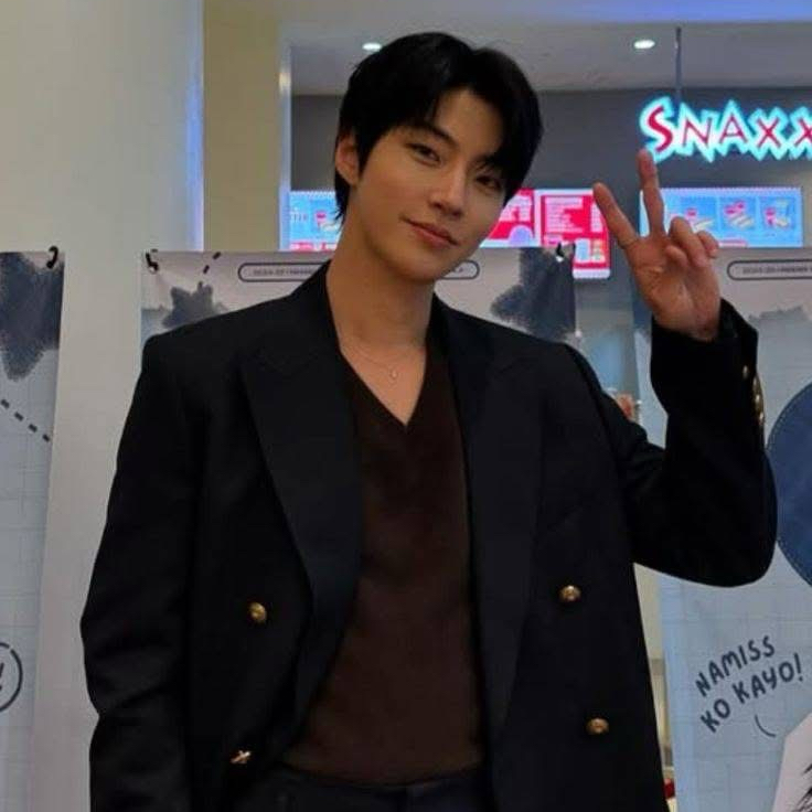 Cuplikan di balik layar dari Hwang Inyoup