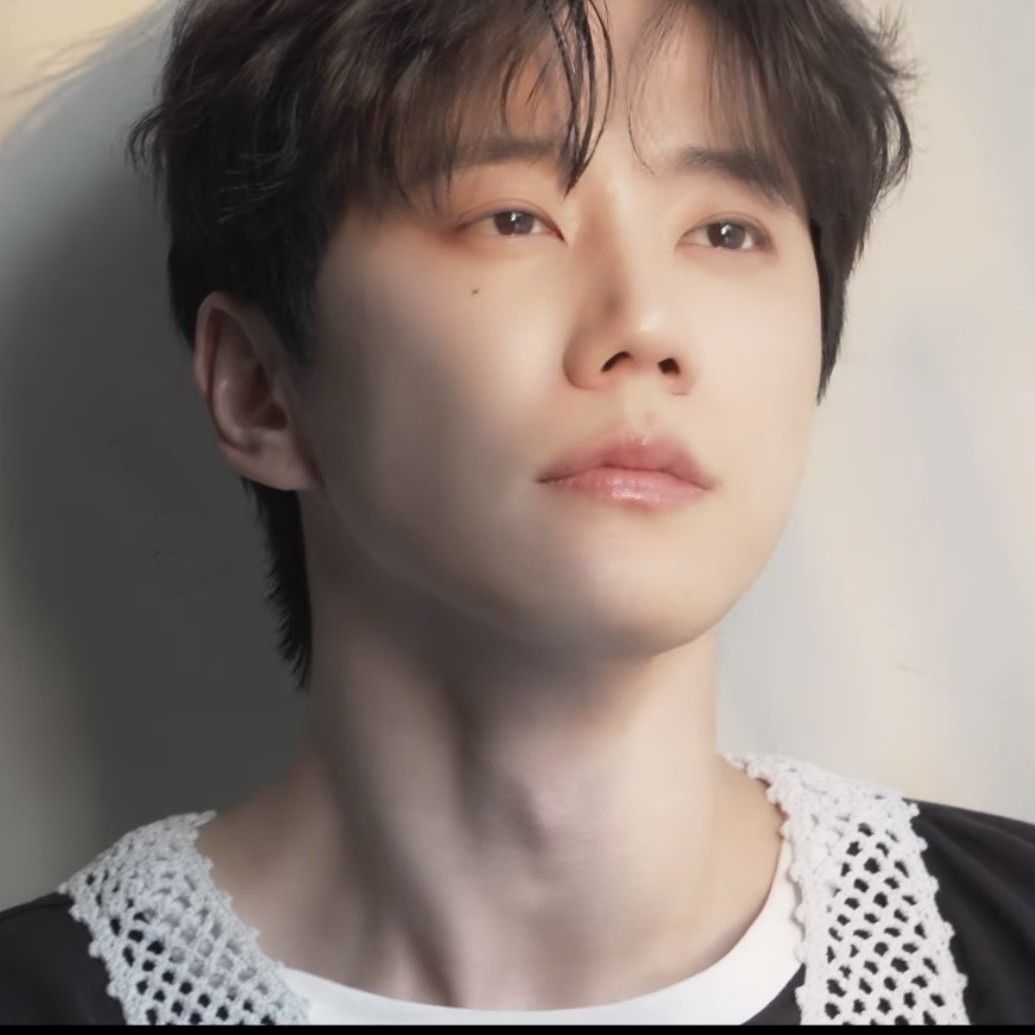 Behind-the-scenes cut of Lee Junyoung