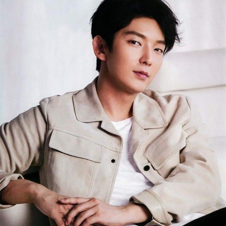Latest photo of Lee Joongi