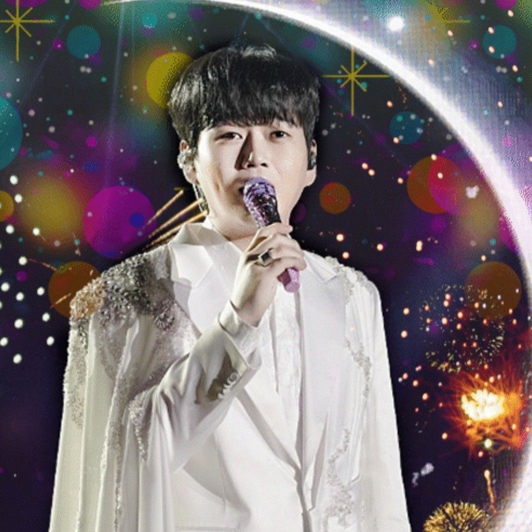 Momen yang diabadikan oleh penggemar Hwang Youngwoong
