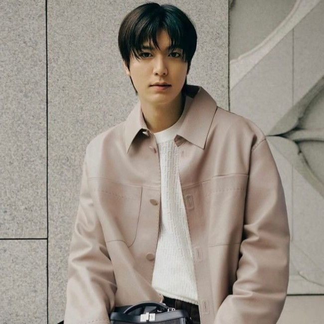 Recent activity shot of Lee Minho