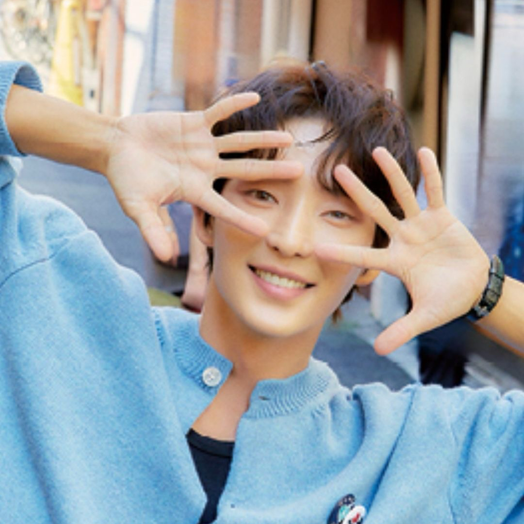 Latest photo of Lee Joongi