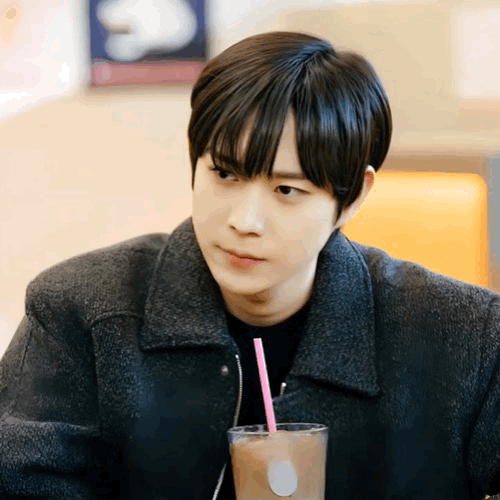 Behind-the-scenes cut of Kim Youngdae