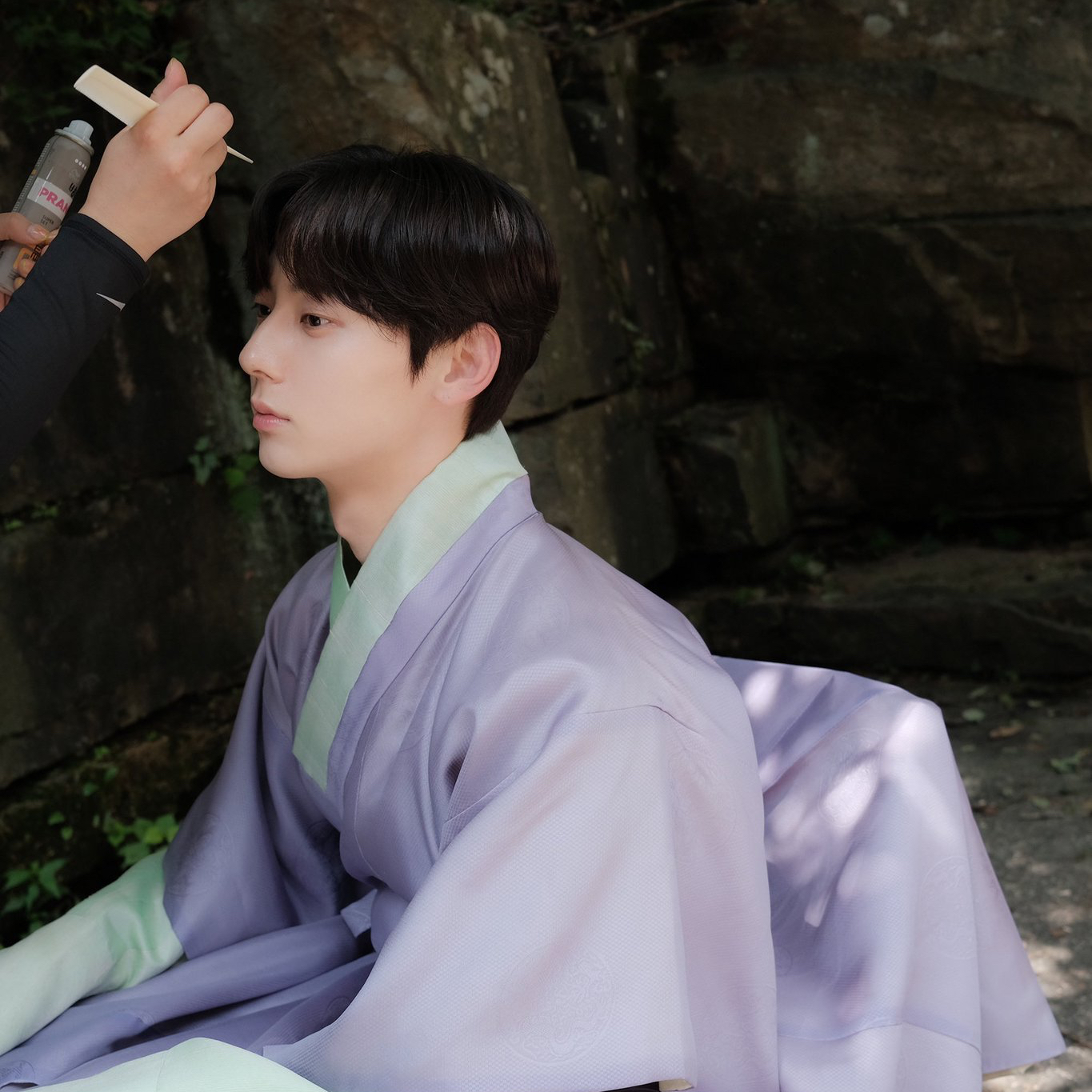A moment captured by a fan of Hwang Minhyun