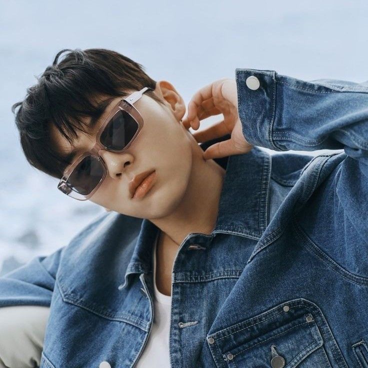 Behind-the-scenes cut of Choi Hyunwook