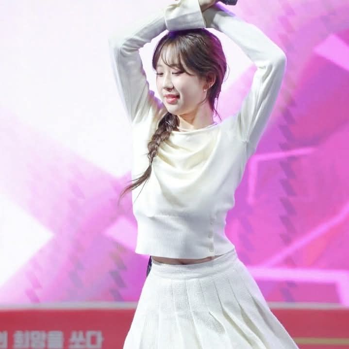 Momen yang diabadikan oleh penggemar Jeon Yujin