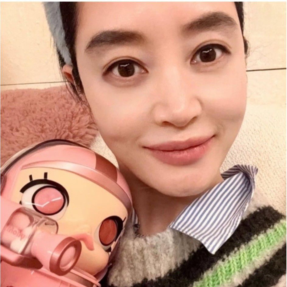 Behind-the-scenes cut of Kim Hyesoo