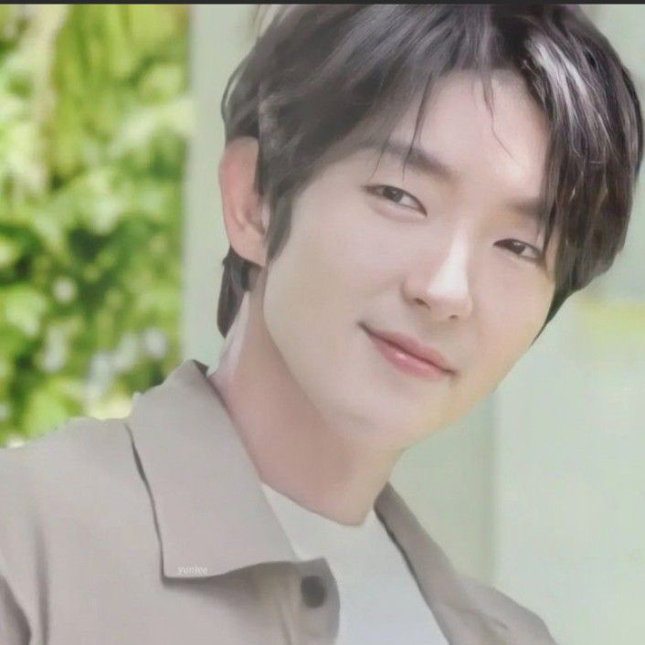 Latest photo of Lee Joongi