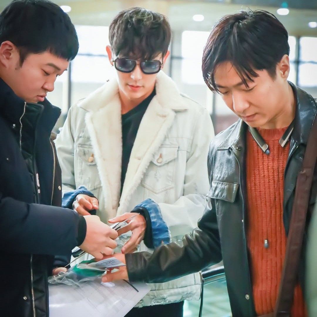 Cuplikan di balik layar dari Lee Joongi