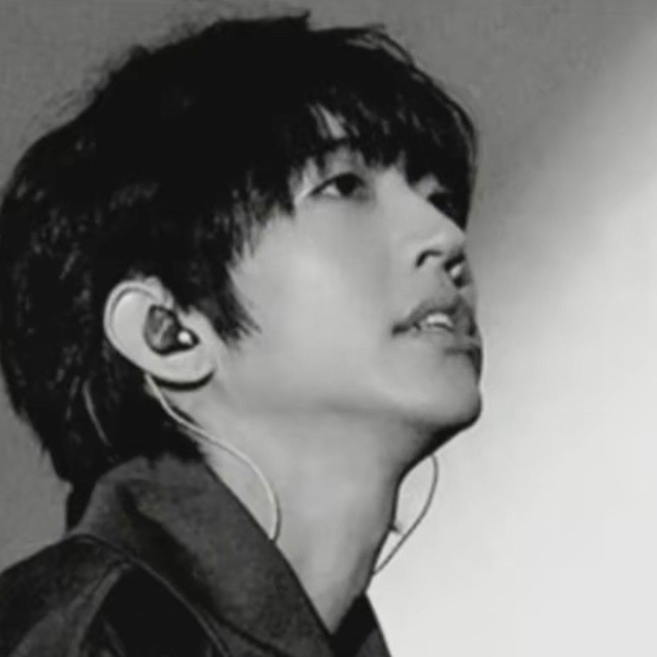 Recent activity shot of Lee Seungyoon