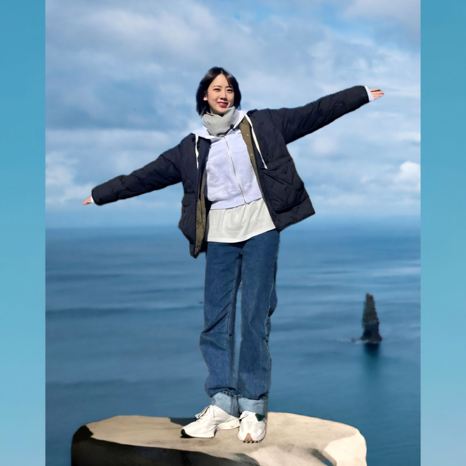 Behind-the-scenes cut of Kang Hyeyeon