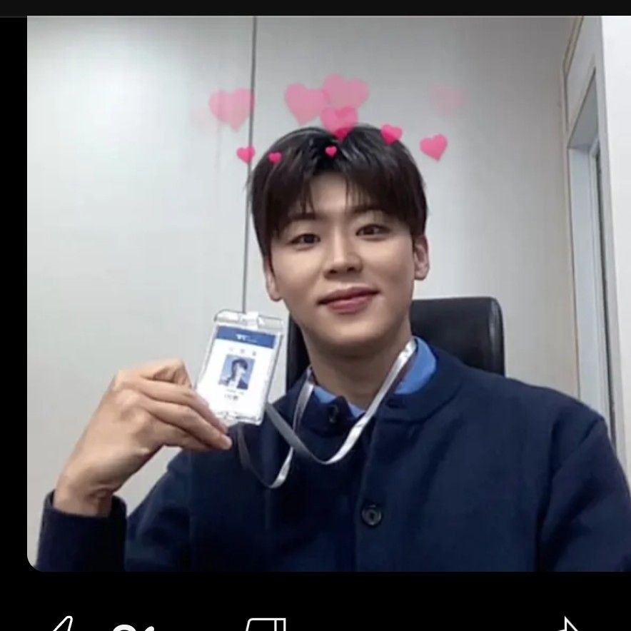 Recent activity shot of Park Jihyeon