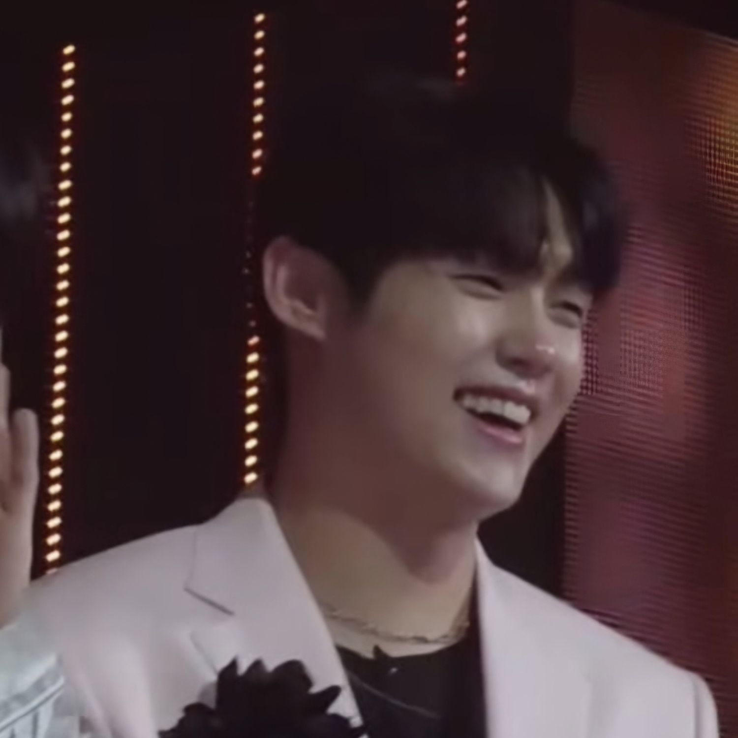 Behind-the-scenes cut of Choi Jaemyeong