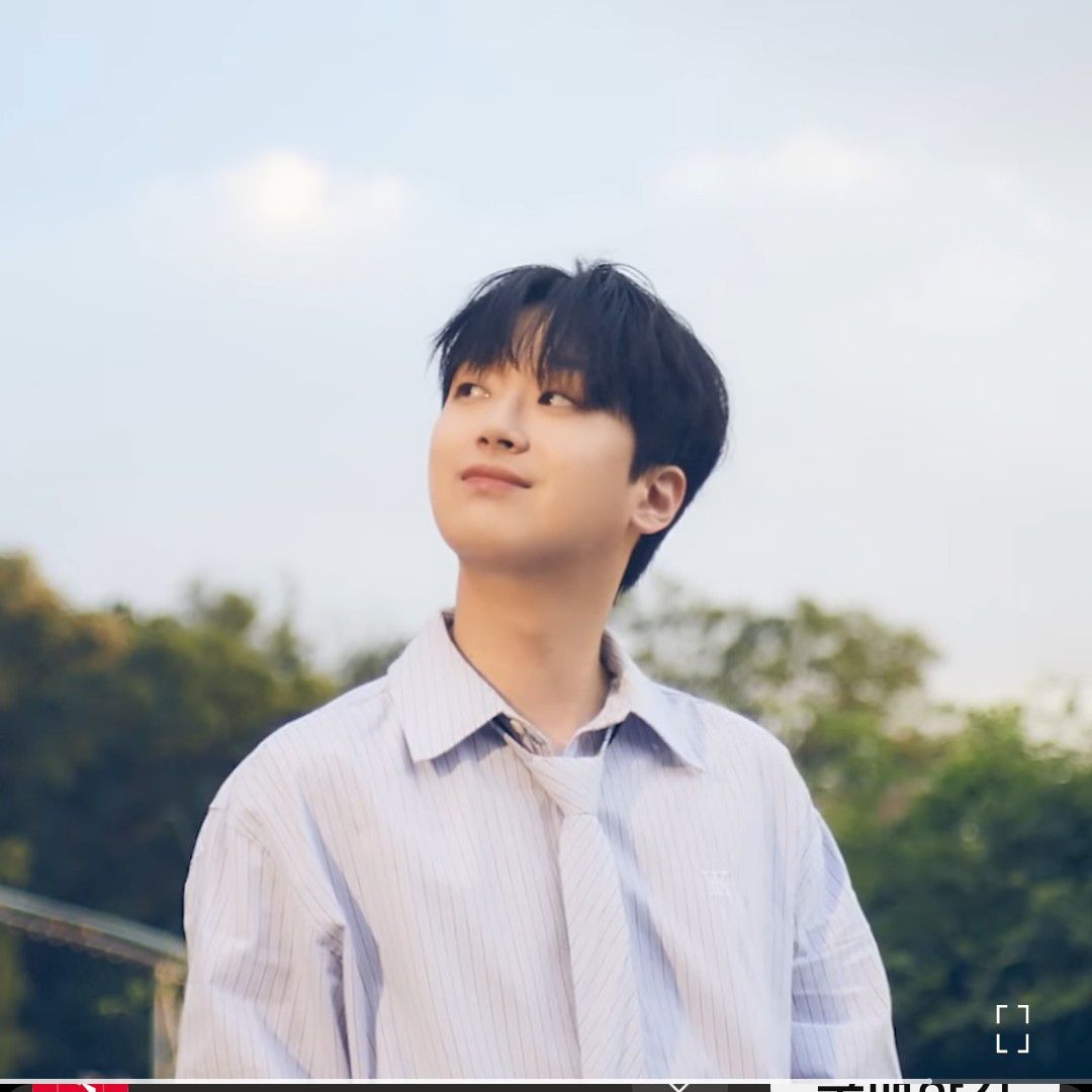 Foto terbaru dari Lee Chanwon