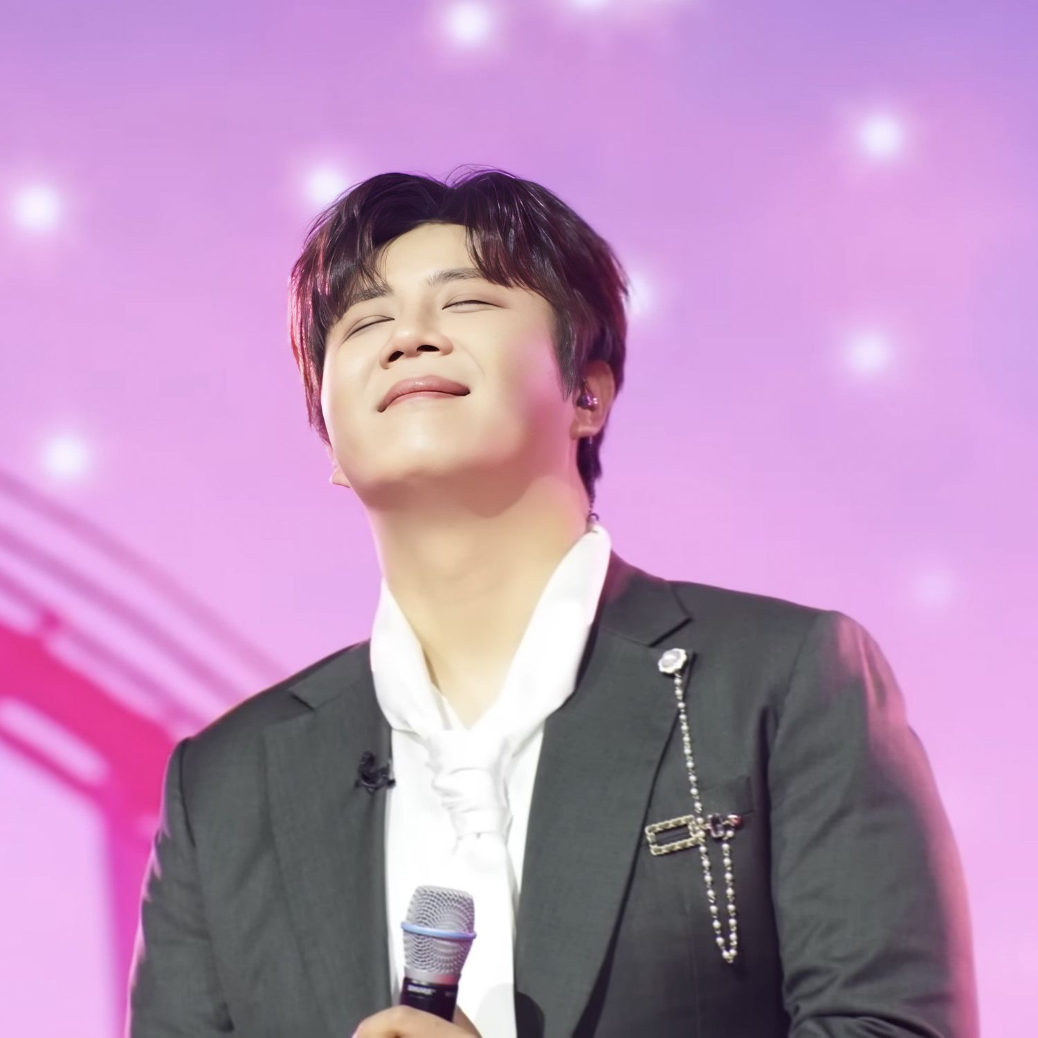 Behind-the-scenes cut of Jin Haesung