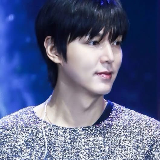 Behind-the-scenes cut of Lee Minho