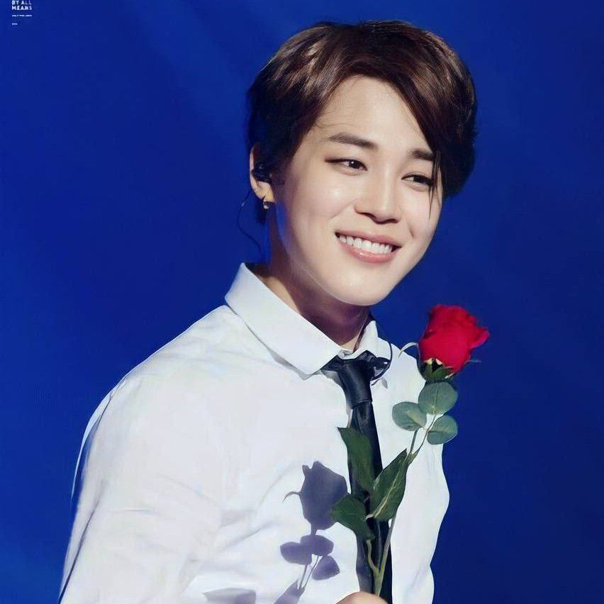 Behind-the-scenes cut of Ha Jimin