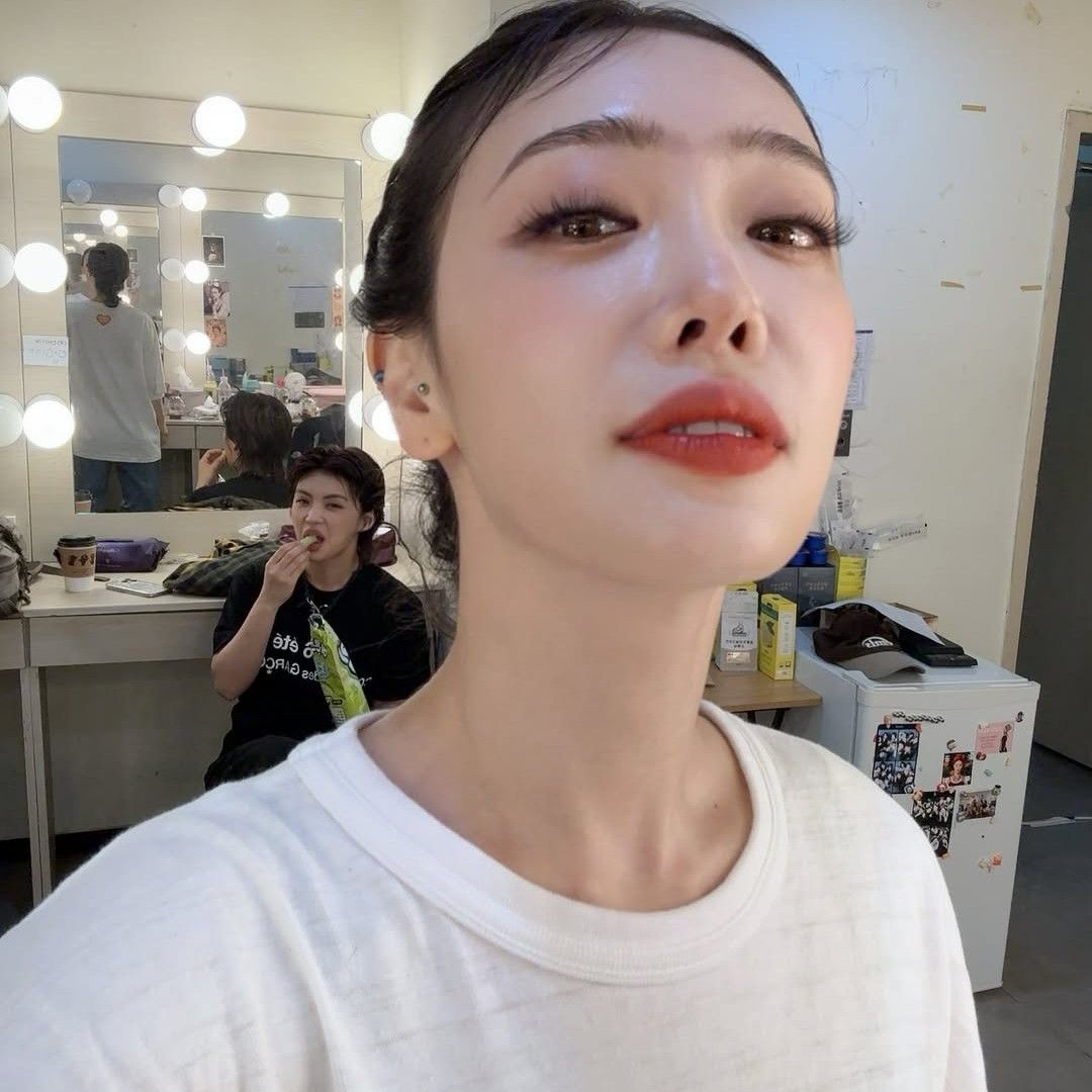 Behind-the-scenes cut of Aiki