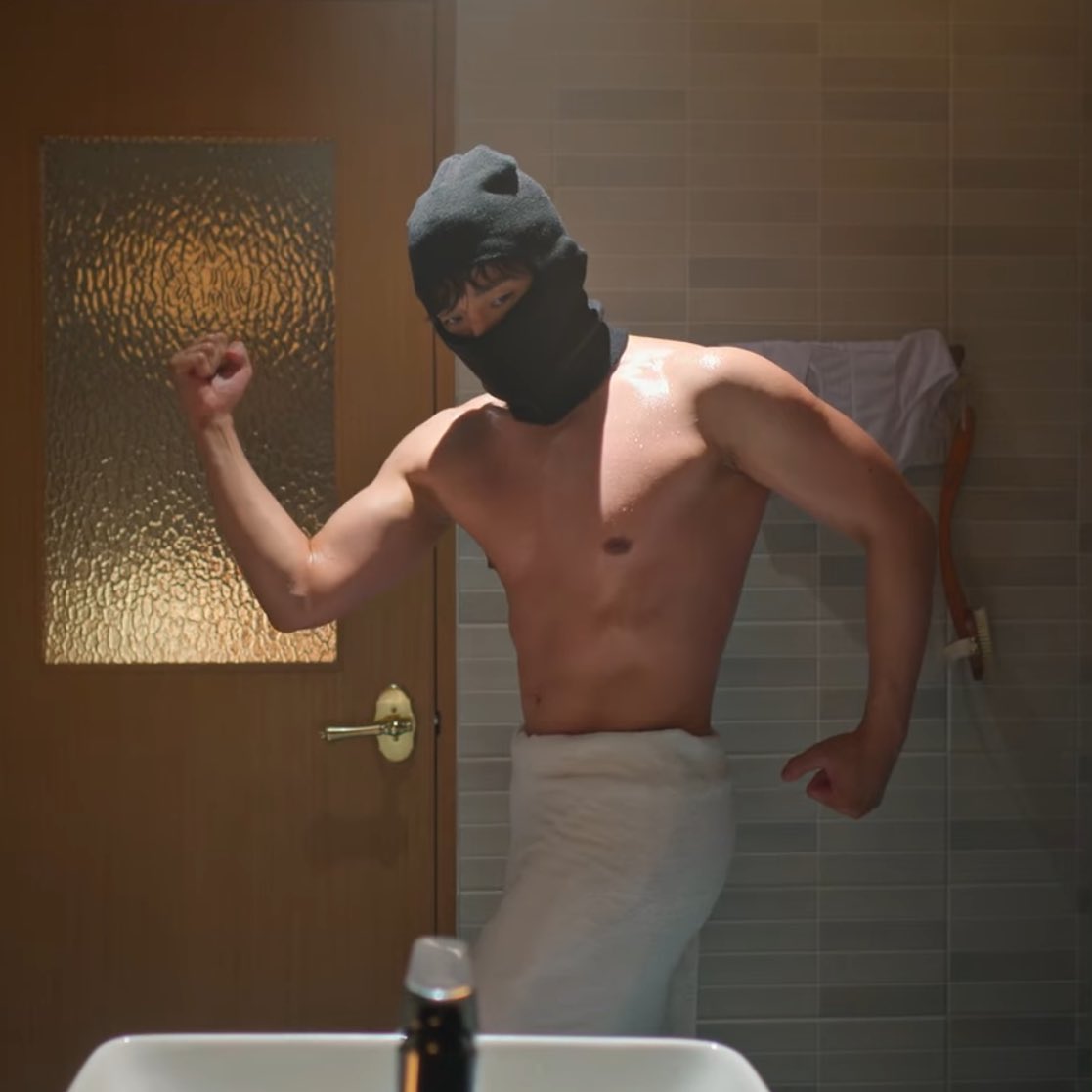 イ・ジュノのビハインドカット