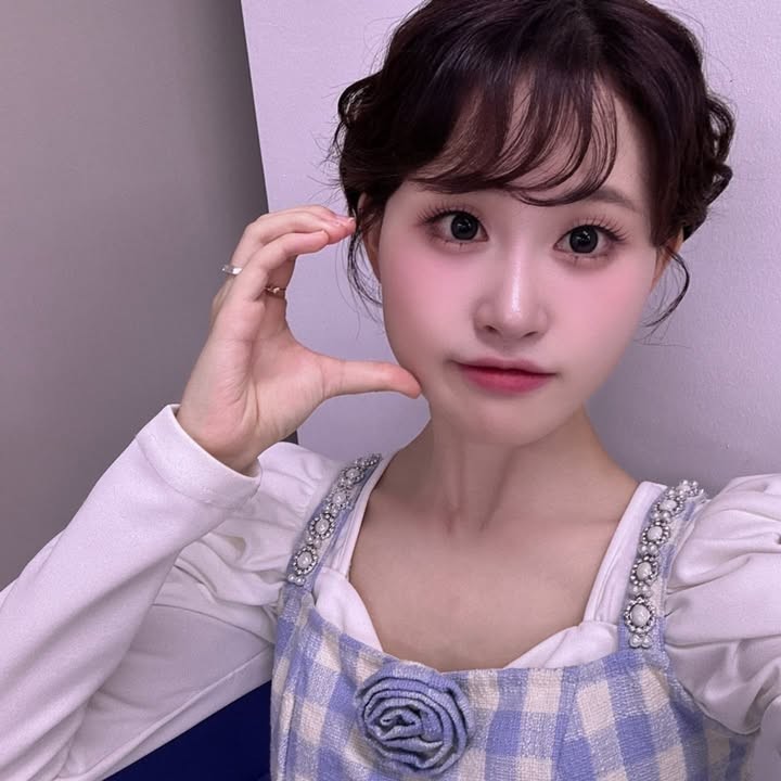 Recent activity shot of Kim Dahyun