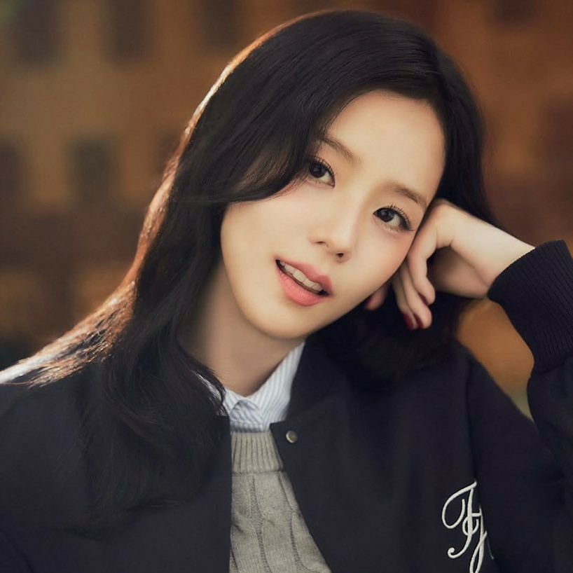 Recent activity shot of Jisoo (1995)