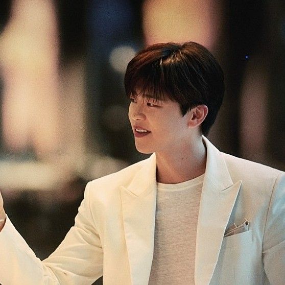 朴志賢的最新照片