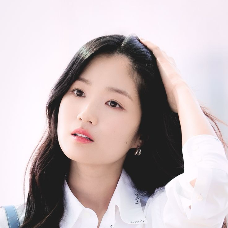 Recent activity shot of Kim Hyeyoon