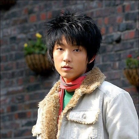 Recent activity shot of Lee Joongi