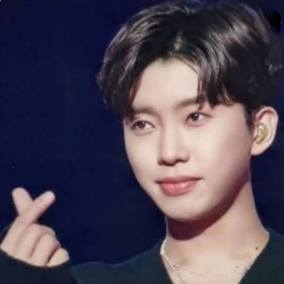 Behind-the-scenes cut of Lim Youngwoong
