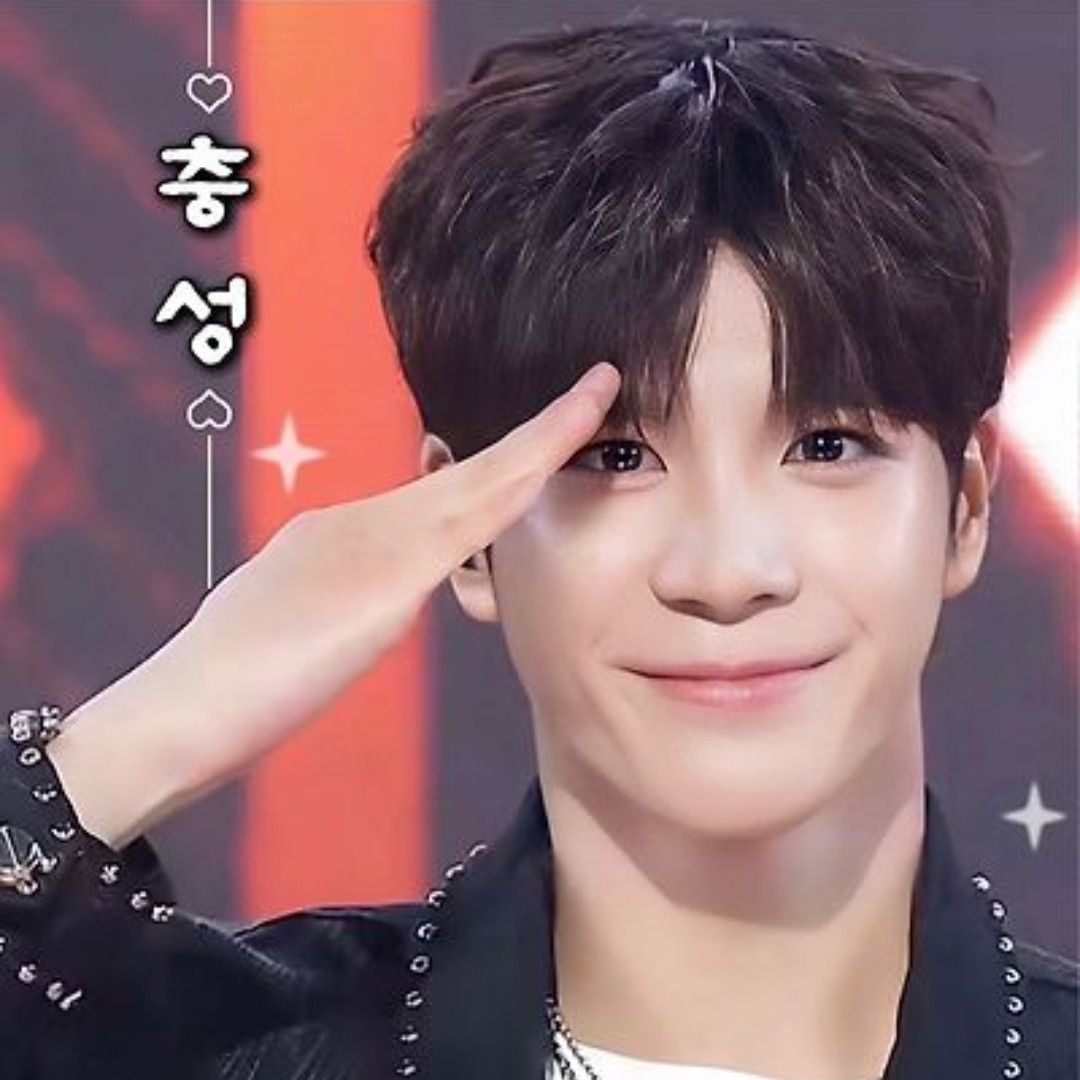 Momen yang diabadikan oleh penggemar Jeong Dongwon