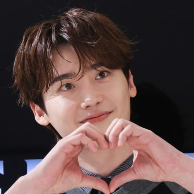 Behind-the-scenes cut of Lee Jongsuk