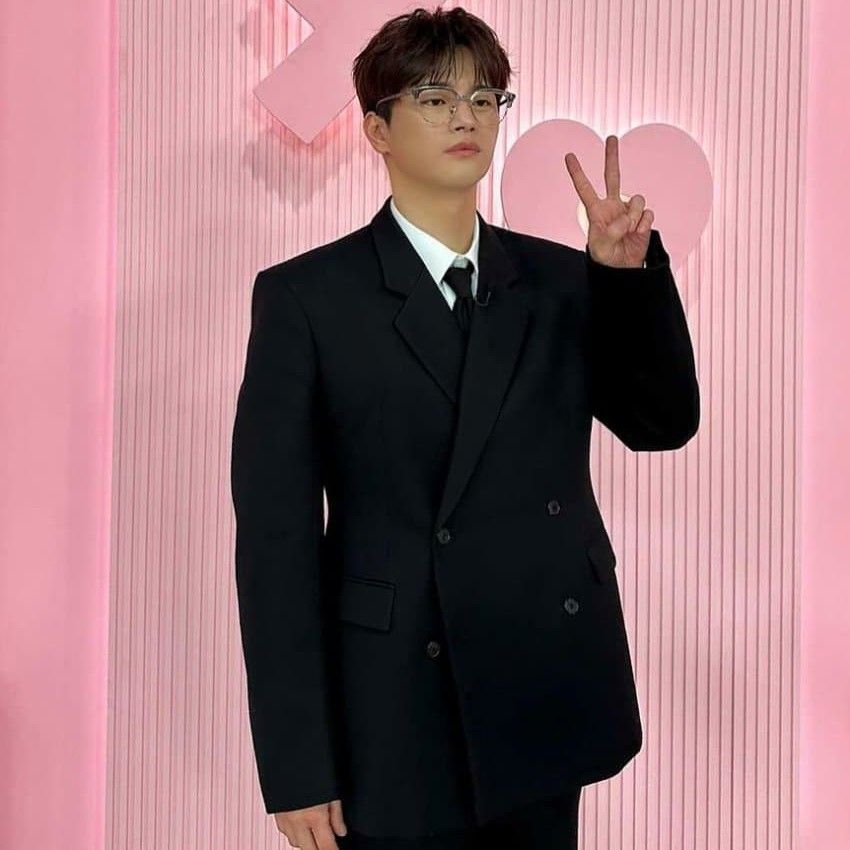 A moment captured by a fan of Seo Inguk