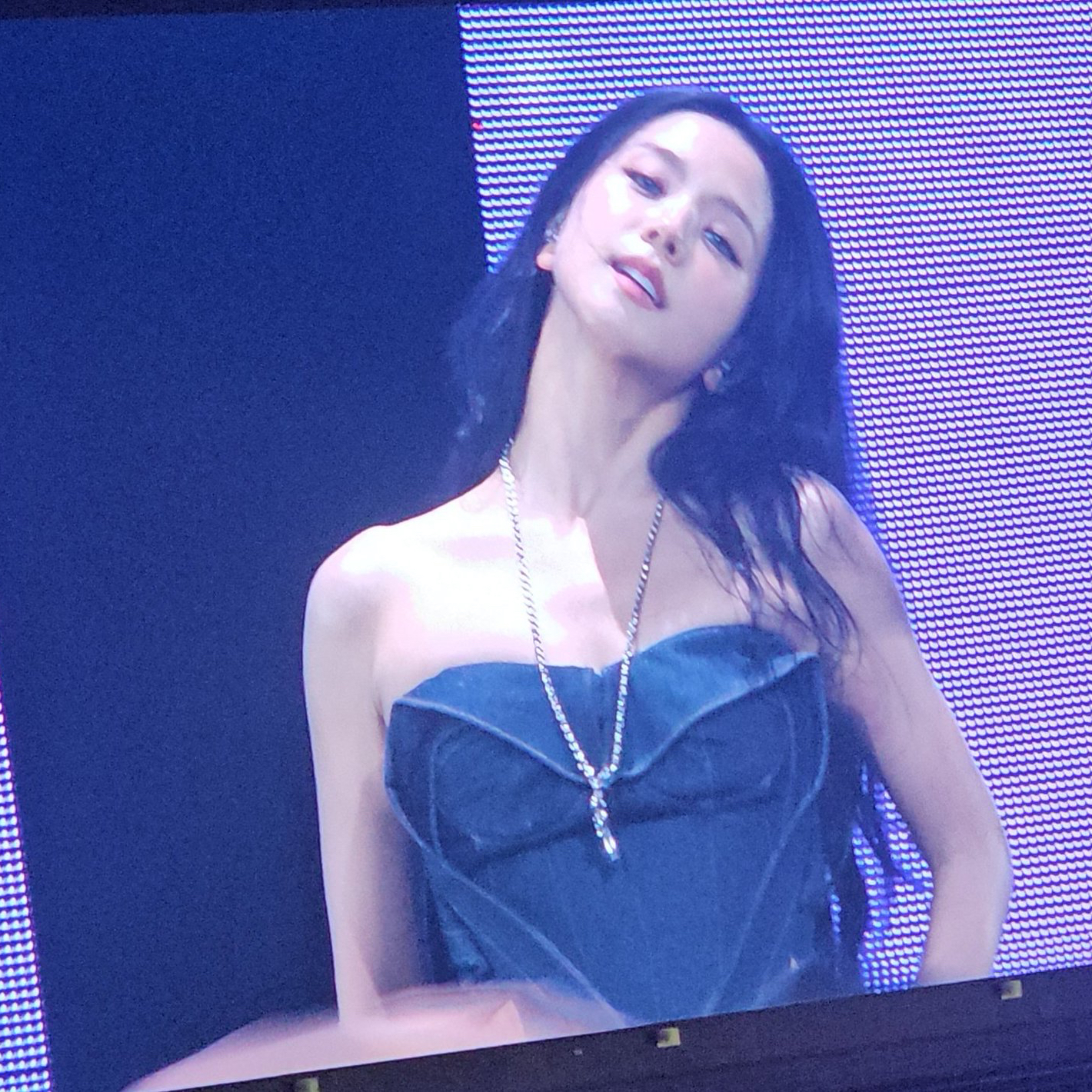 Latest photo of Jisoo (1995)