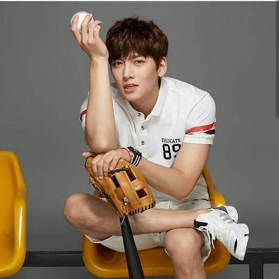 Behind-the-scenes cut of Ji Changwook