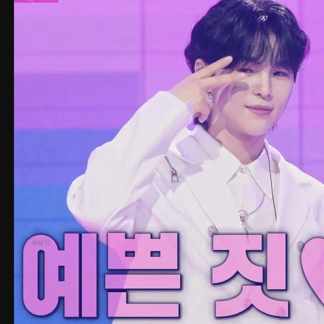 A moment captured by a fan of Kim Junsu (1991)